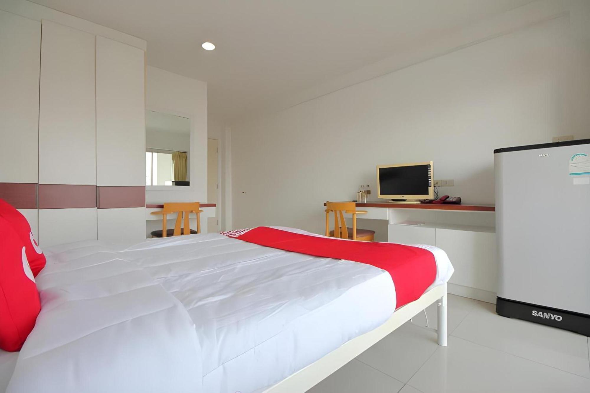 Super Oyo 498 Ladawan Villa Bangkok Kültér fotó