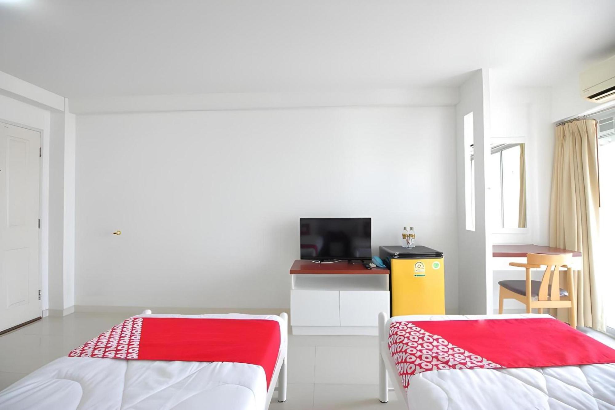 Super Oyo 498 Ladawan Villa Bangkok Kültér fotó