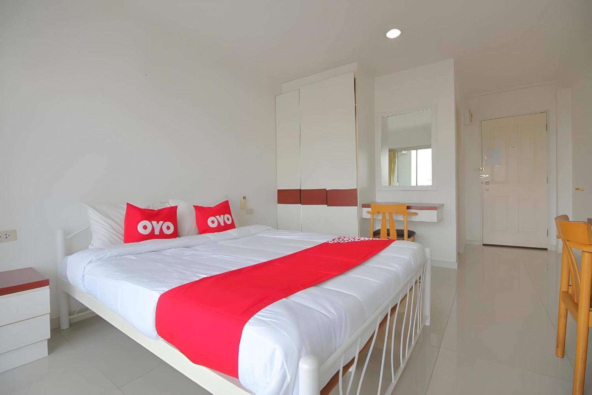 Super Oyo 498 Ladawan Villa Bangkok Kültér fotó