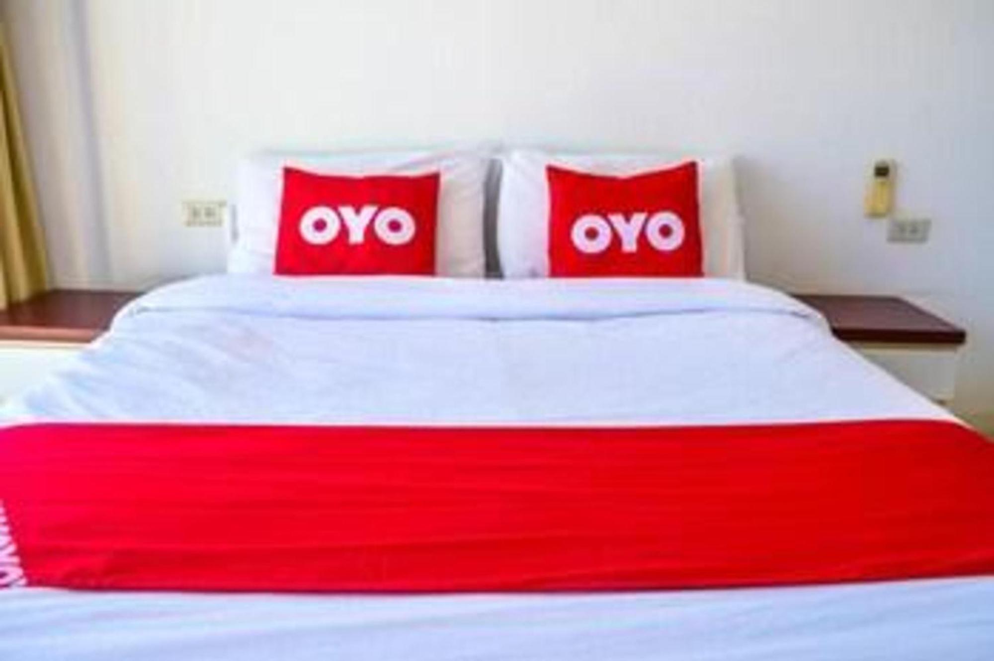 Super Oyo 498 Ladawan Villa Bangkok Kültér fotó
