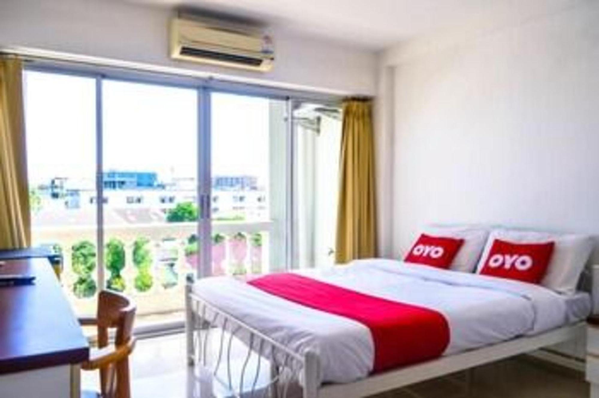 Super Oyo 498 Ladawan Villa Bangkok Kültér fotó