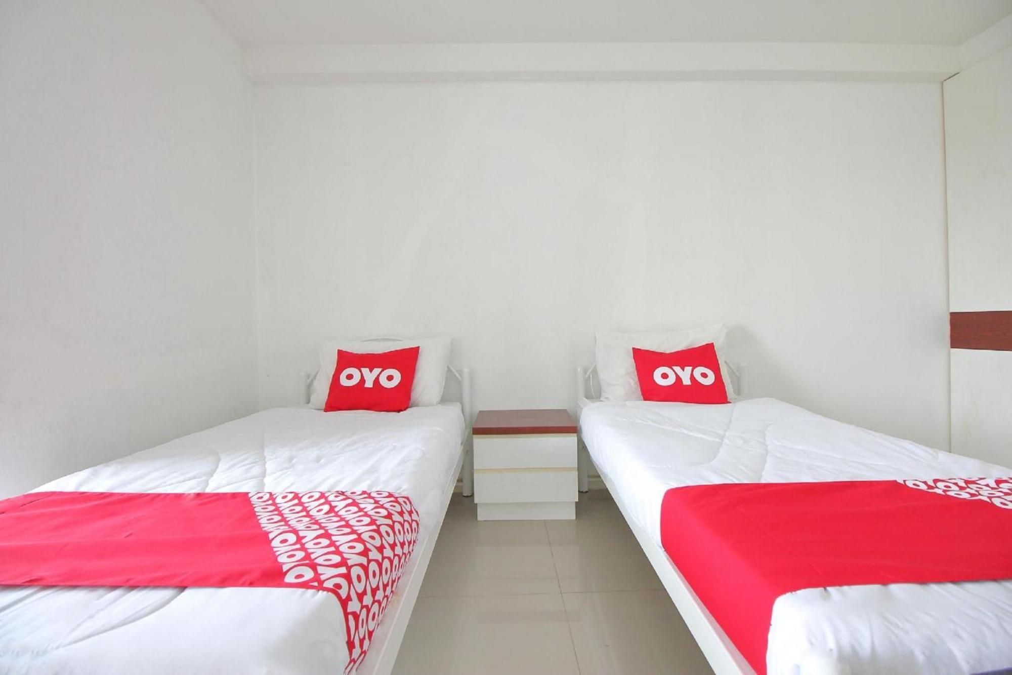 Super Oyo 498 Ladawan Villa Bangkok Kültér fotó