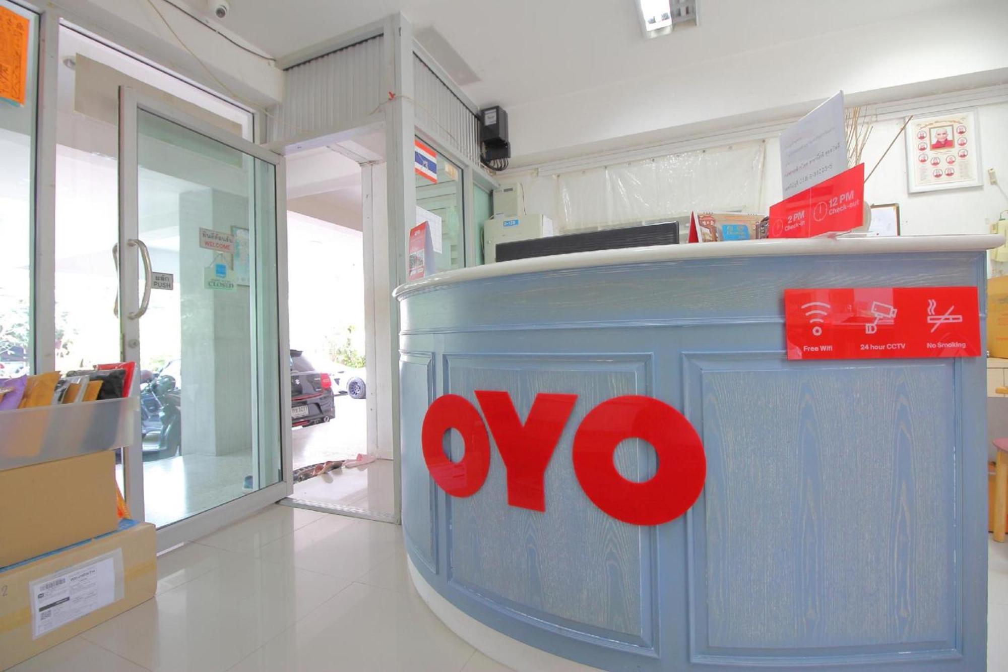 Super Oyo 498 Ladawan Villa Bangkok Kültér fotó