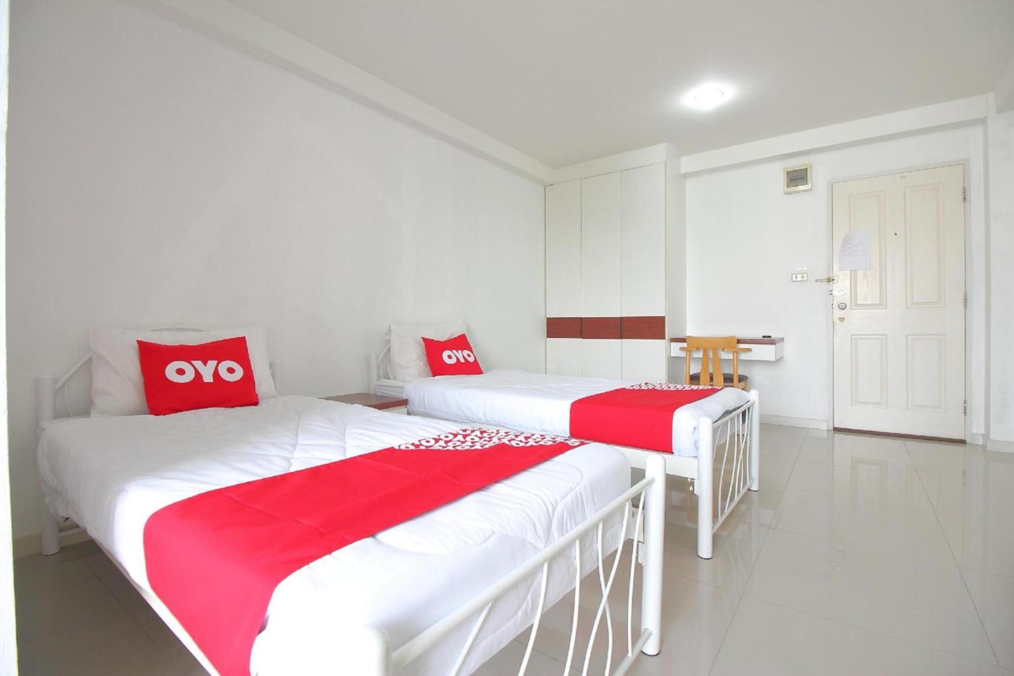 Super Oyo 498 Ladawan Villa Bangkok Kültér fotó