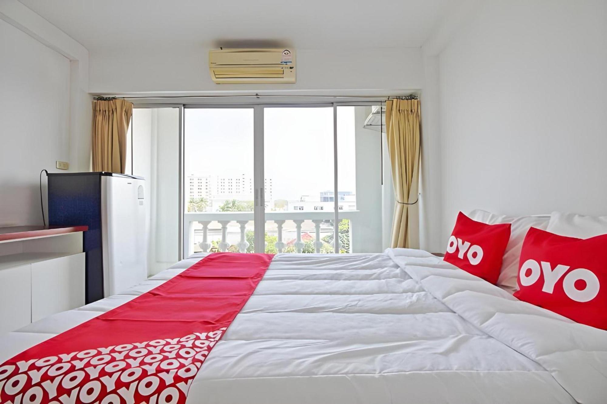Super Oyo 498 Ladawan Villa Bangkok Kültér fotó