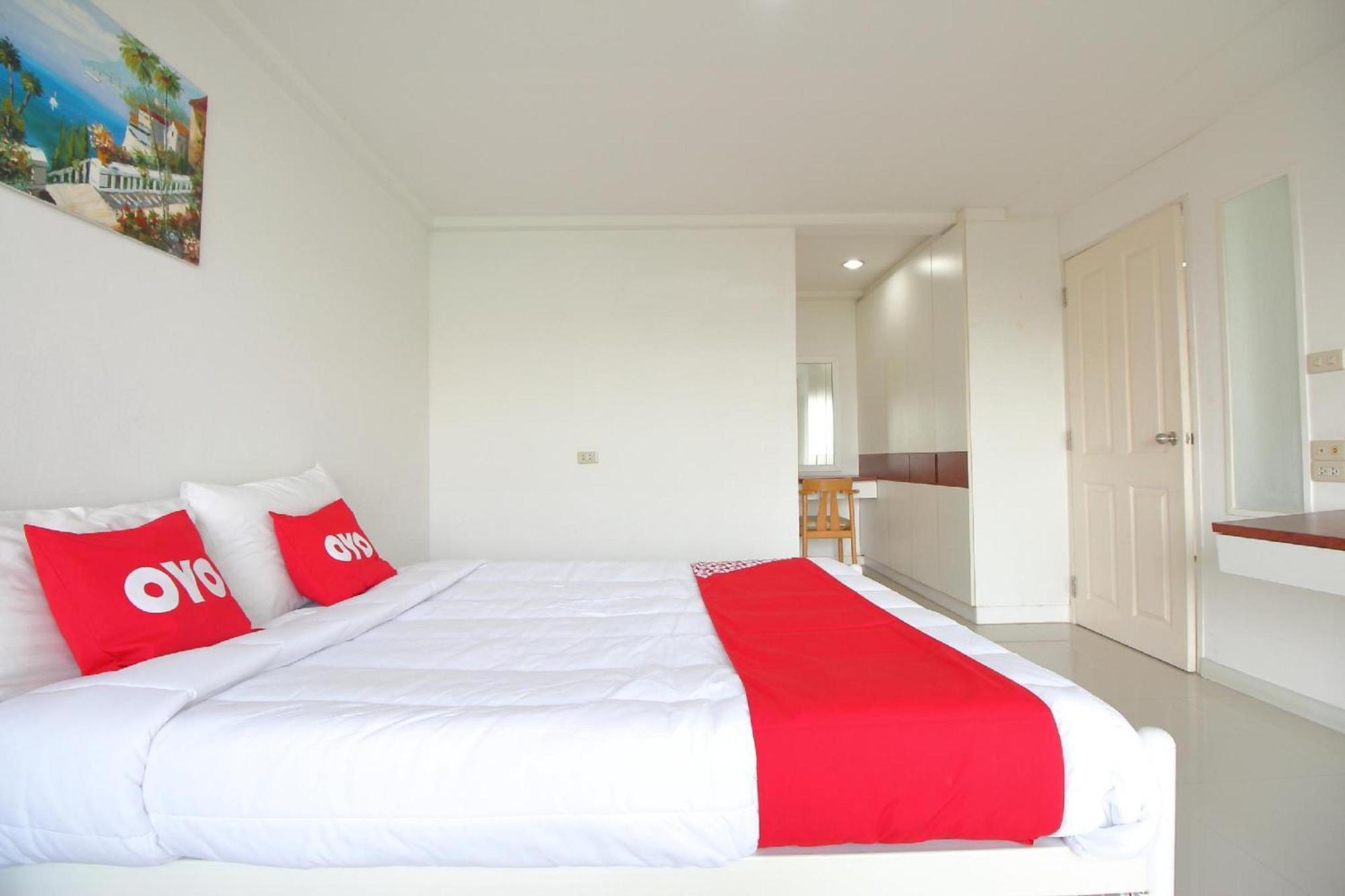 Super Oyo 498 Ladawan Villa Bangkok Kültér fotó