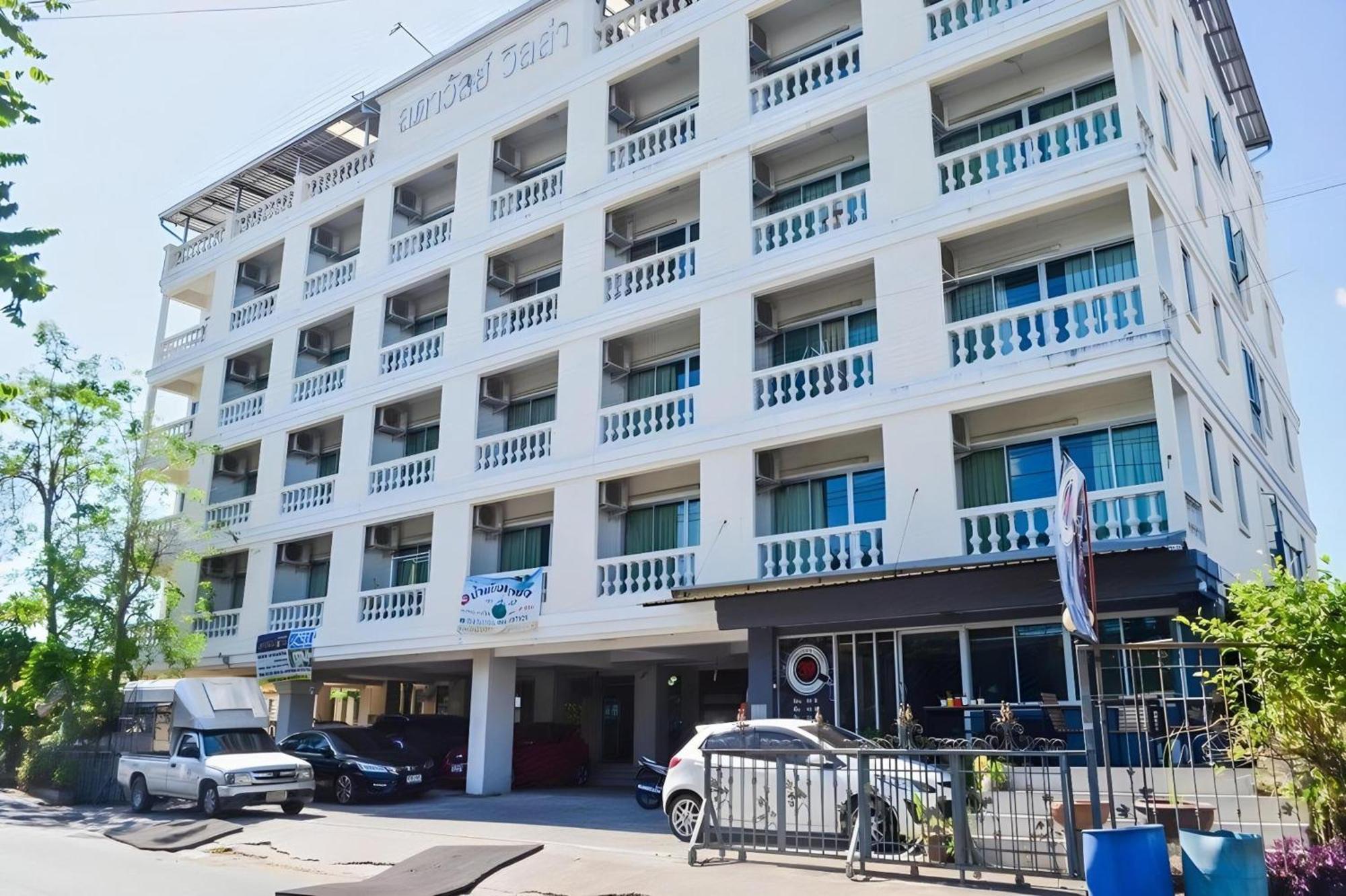 Super Oyo 498 Ladawan Villa Bangkok Kültér fotó