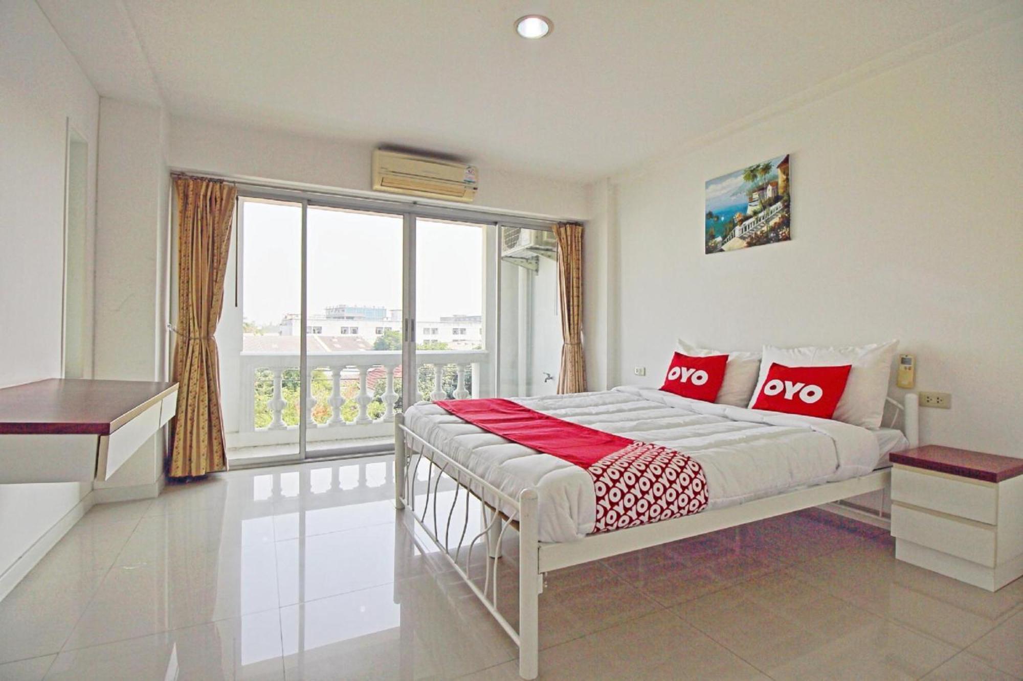 Super Oyo 498 Ladawan Villa Bangkok Kültér fotó